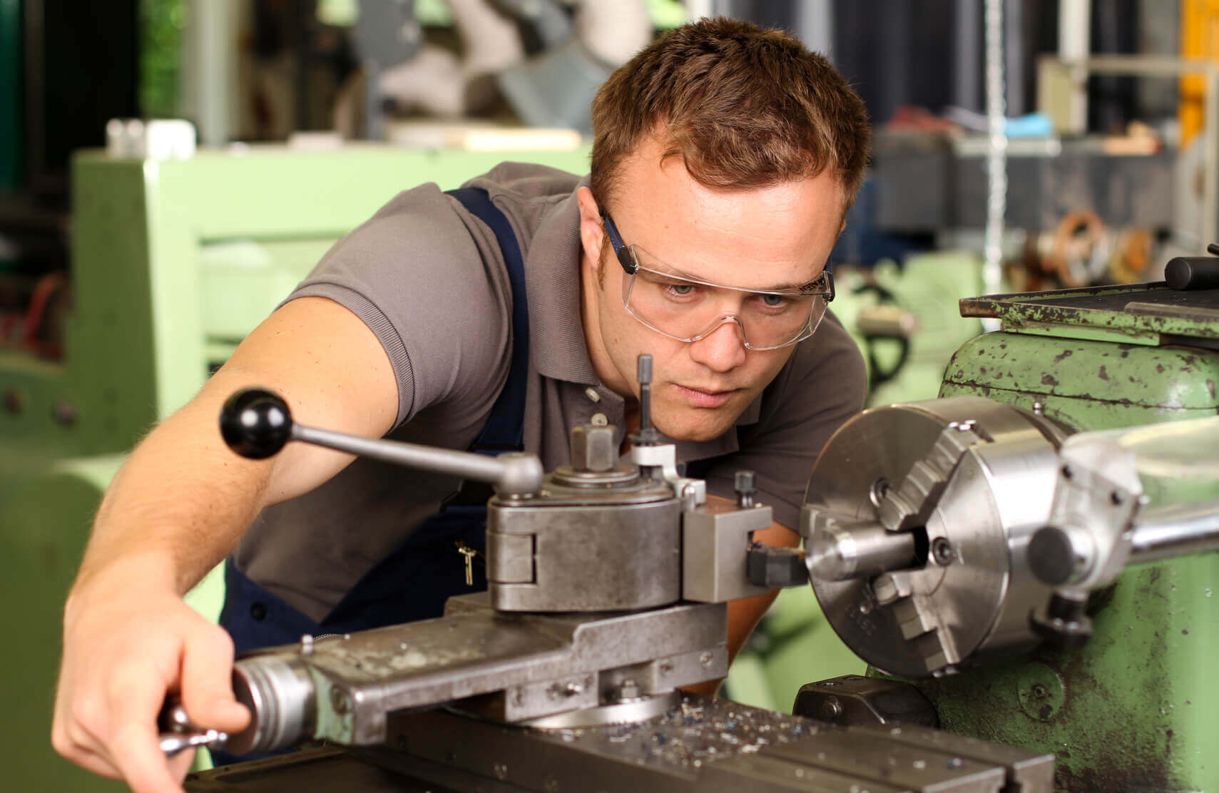 Arbeiter in der Metallindustrie